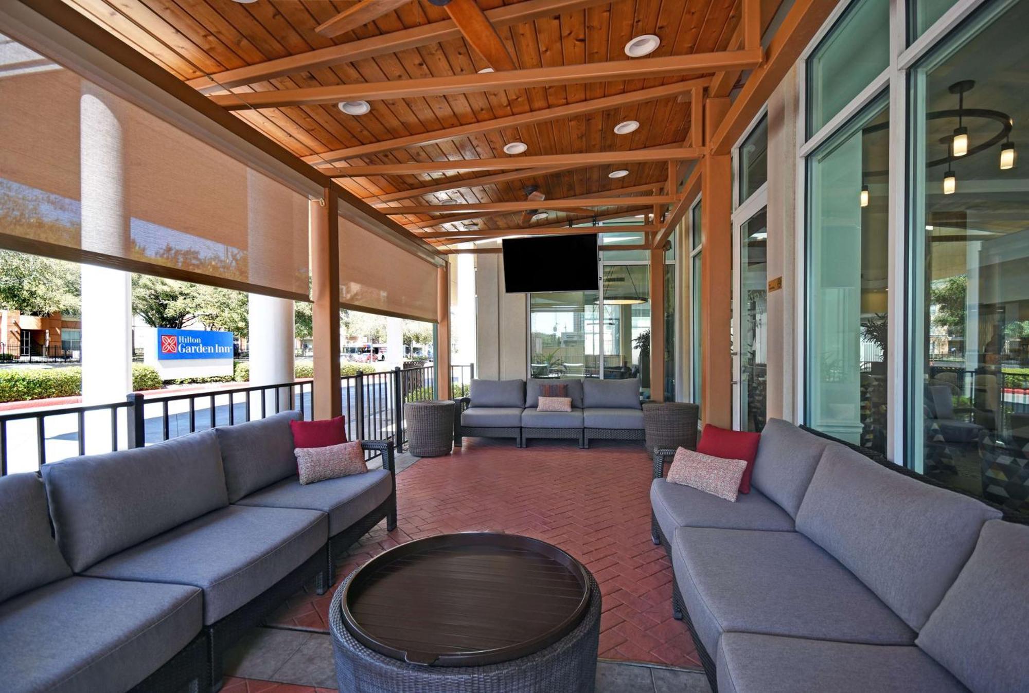 Hilton Garden Inn Houston/Galleria Area Buitenkant foto